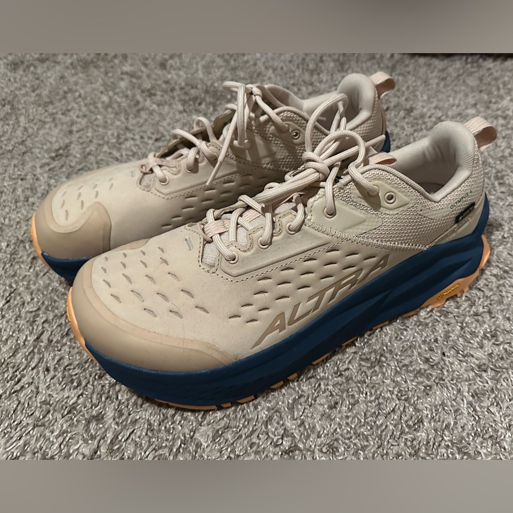 Altra Olympus 6 Sneakers - Picture 2 of 7